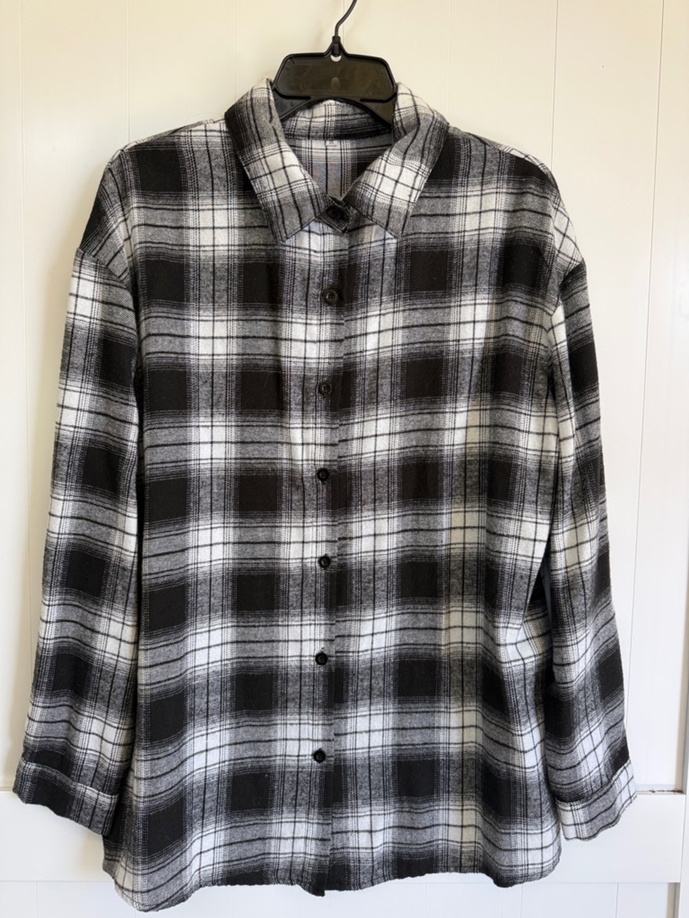 Black & White Lightweight Flannel Plaid Button-Up Shirt